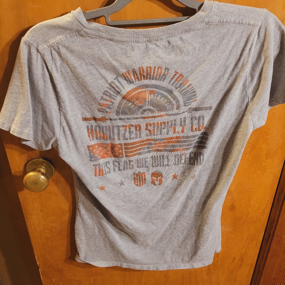Howitzer patriot Grey tshirt size medium